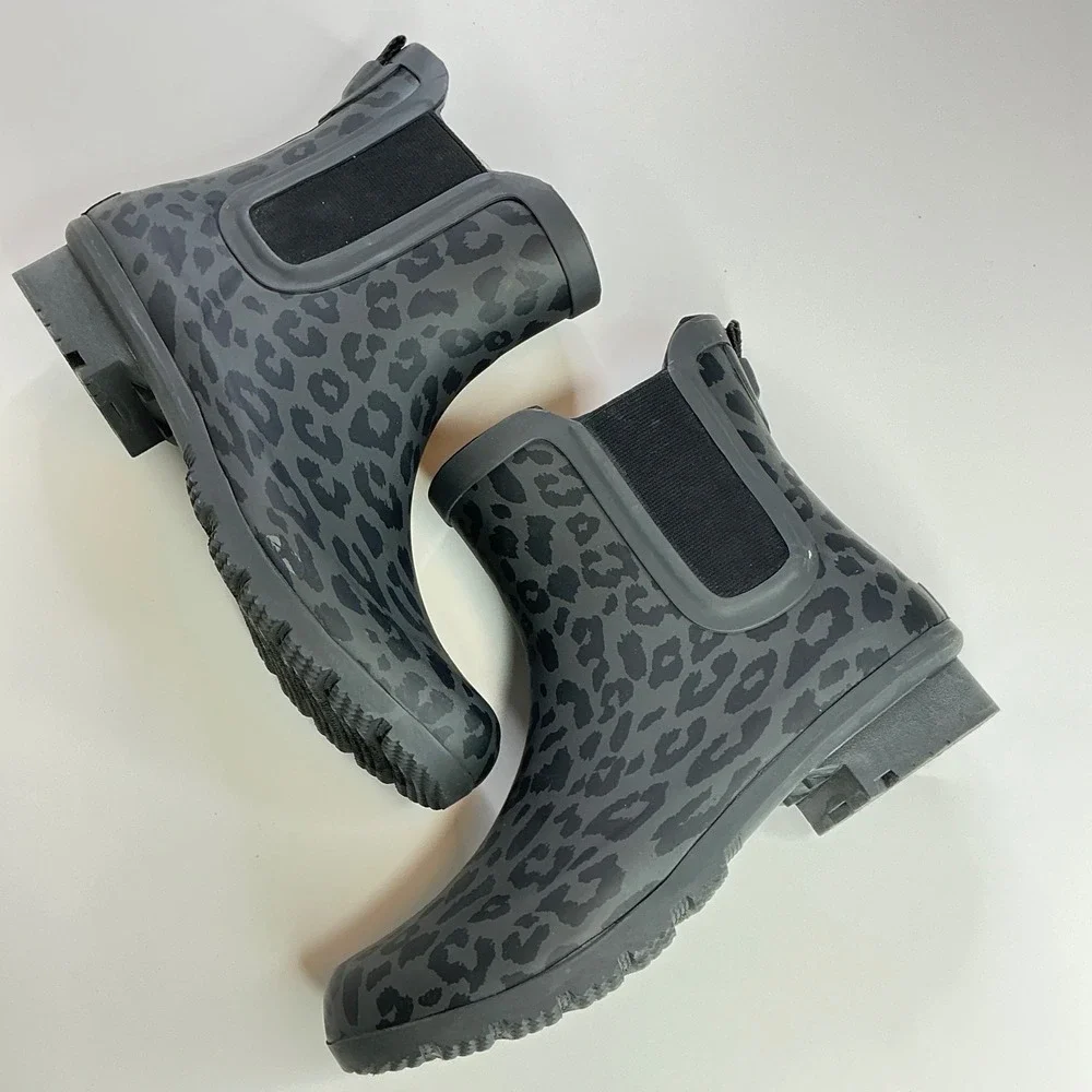 Roma Gray Leopard Rain Boots Women Size 7 Chelsea Style Waterproof Rubber